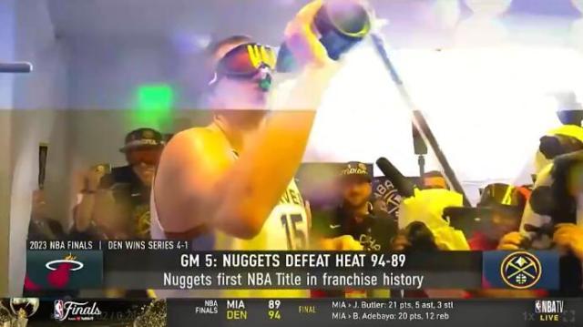 开云-掘金庆祝夺冠：约基奇狂饮酒+整蛊穆雷 马龙吻爱徒