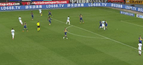 1683156905874050414.gif 【早报】提前五轮破纪录!哈兰德的极限是天空!