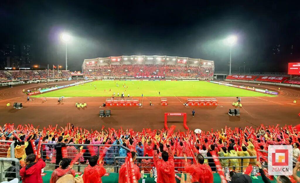 开云下载-鏖战在即,自贡队何以笑傲川超?快来聊聊——