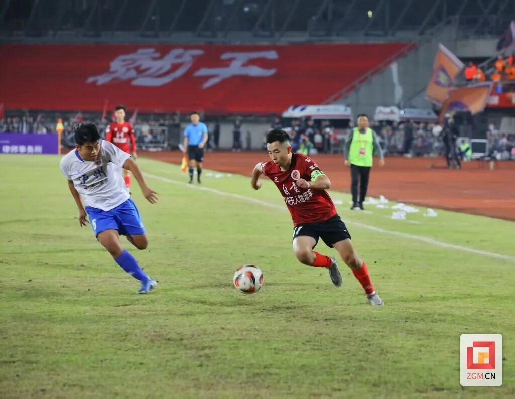 开云下载-鏖战在即,自贡队何以笑傲川超?快来聊聊——