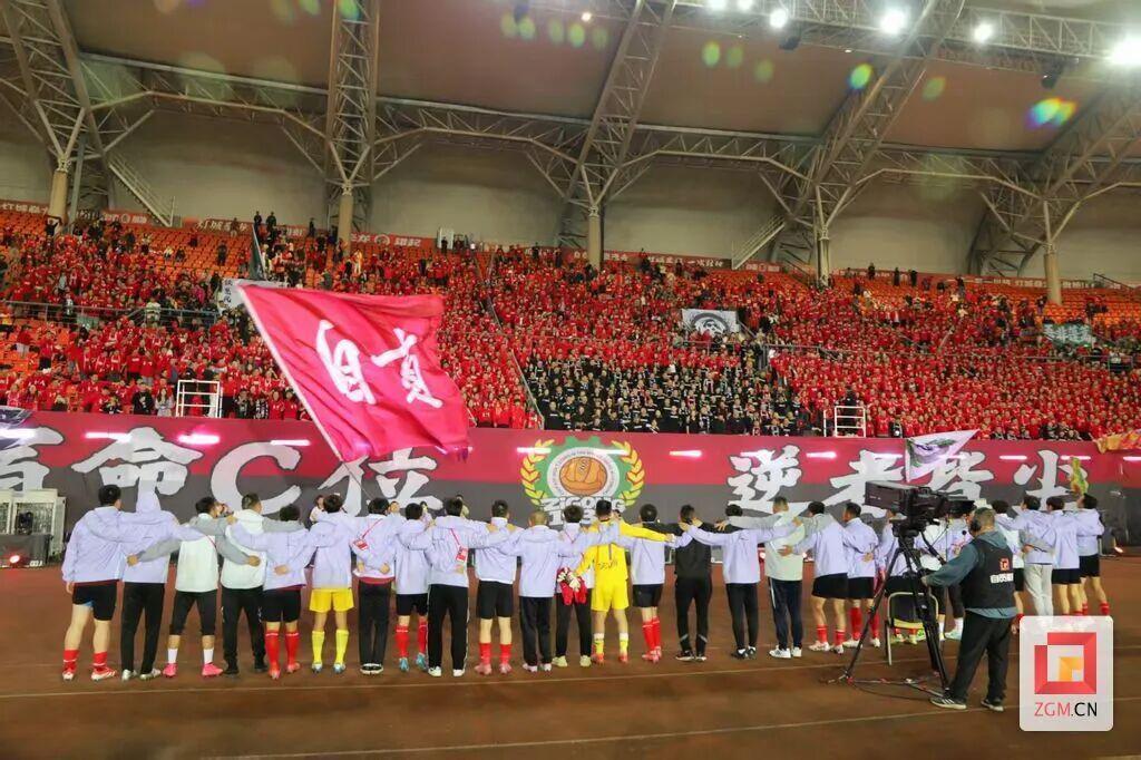 开云下载-鏖战在即,自贡队何以笑傲川超?快来聊聊——